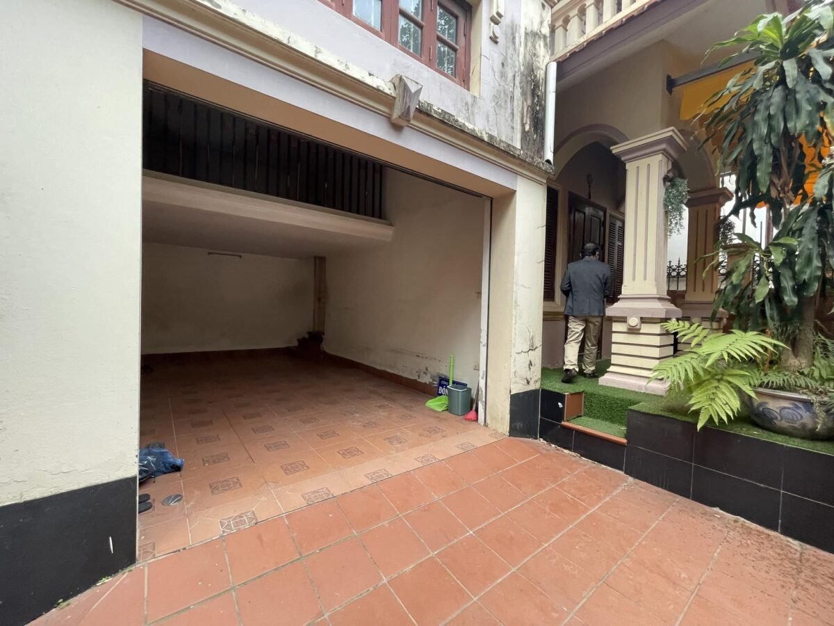 Nice 5-bedroom villa to rent in Tay Ho for unfurnished (2)