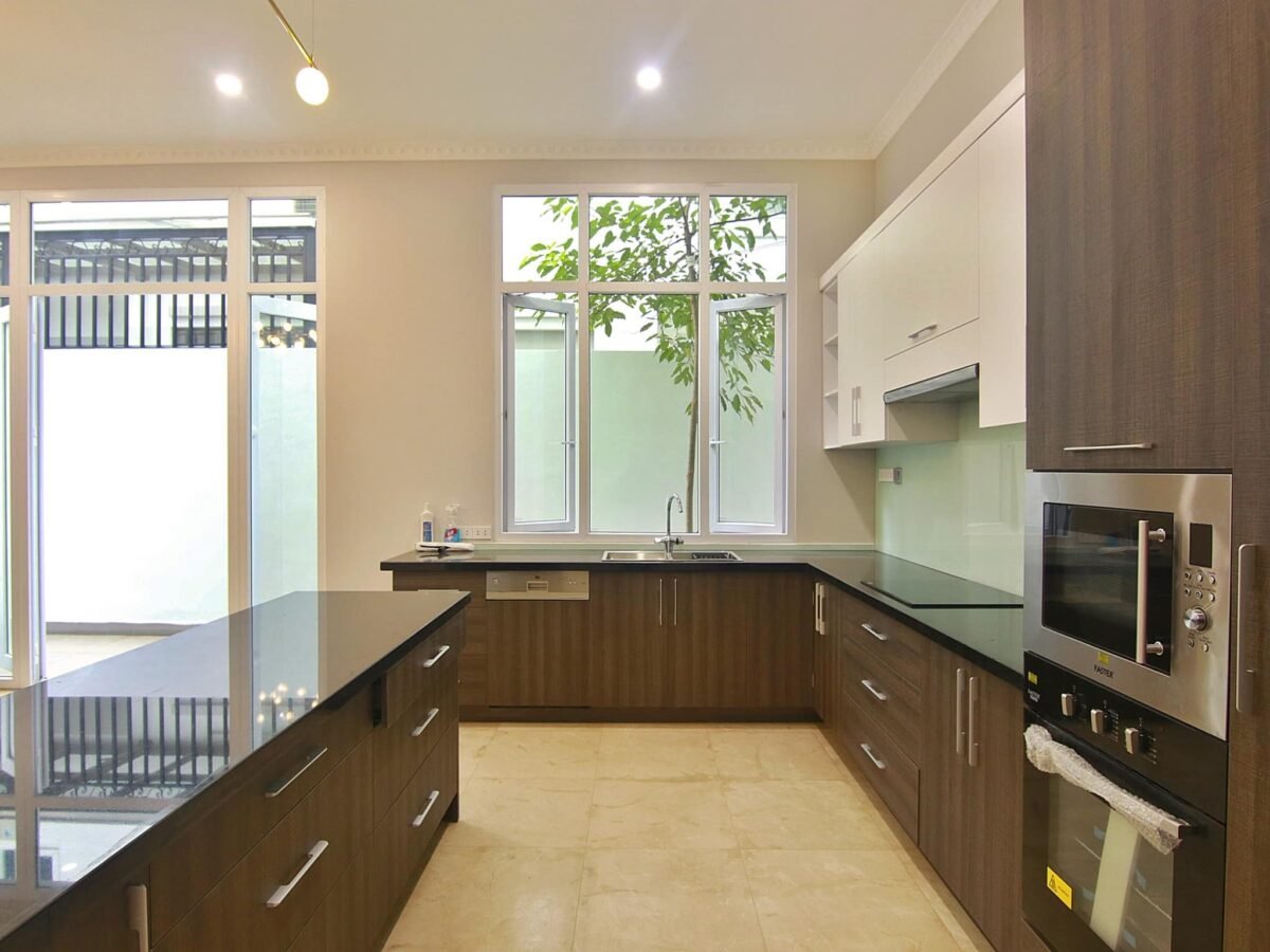 Nice semi-detached house for rent in Ciputra Tay Ho (8)