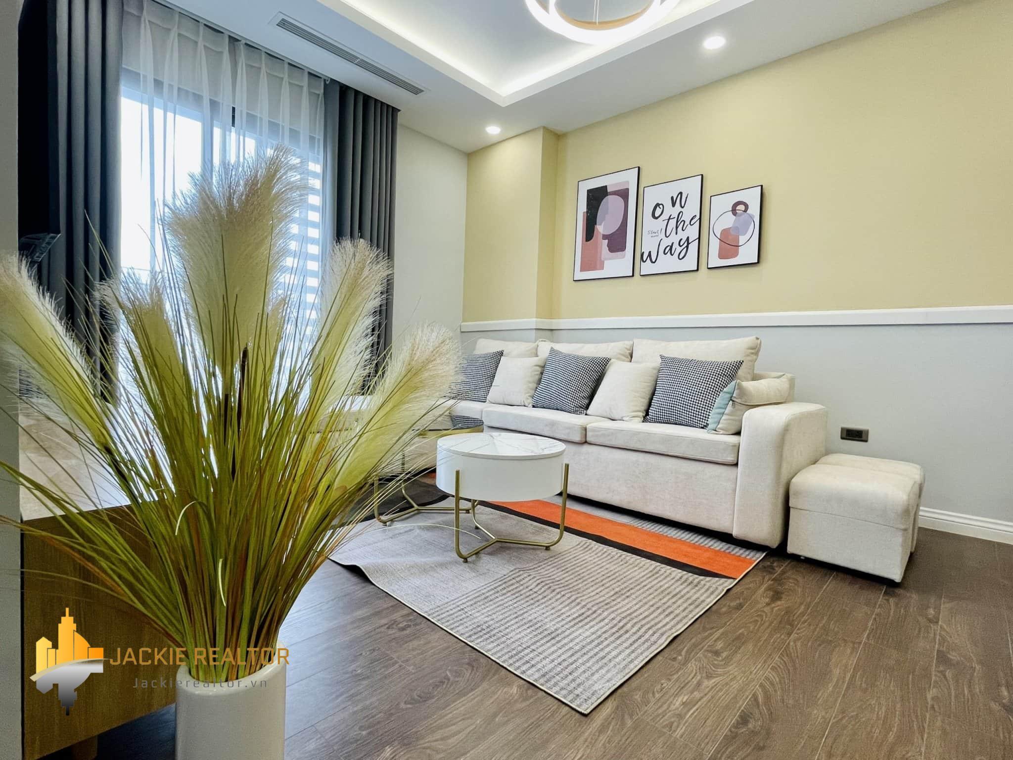 Sweet 2-bedroom apartment in Tay Ho Residence for rent (1)