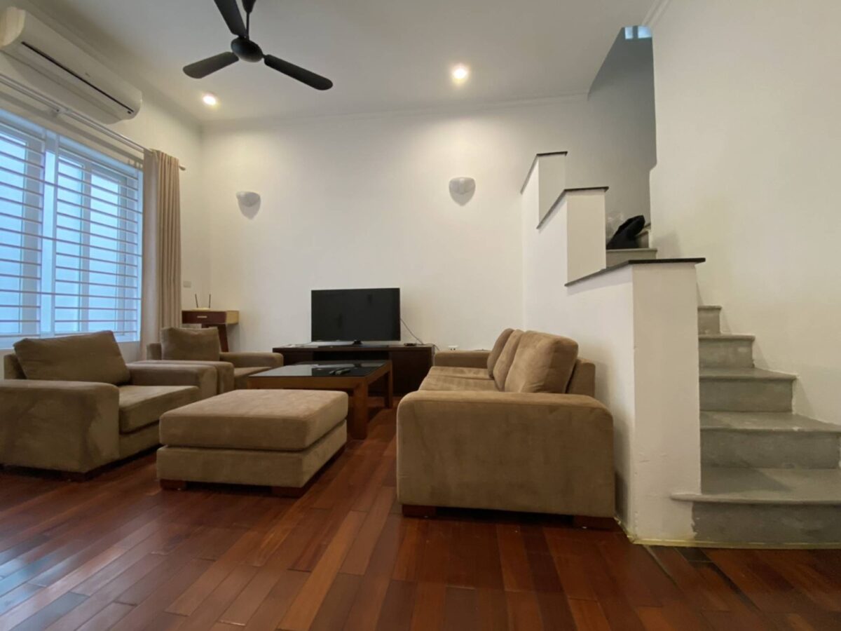 Beautiful 3-floor house in Xuan Dieu, Tay Ho for rent (3)