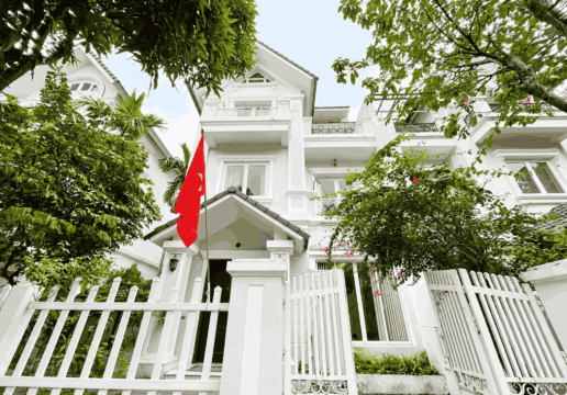 Cheap 3-bedroom villa in Vinhomes Riverside Anh Dao for rent (1)