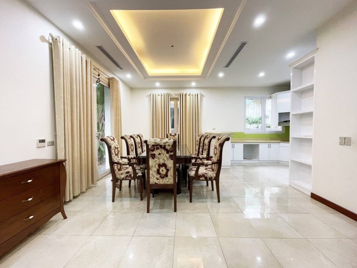Cheap 3-bedroom villa in Vinhomes Riverside Anh Dao for rent (6)