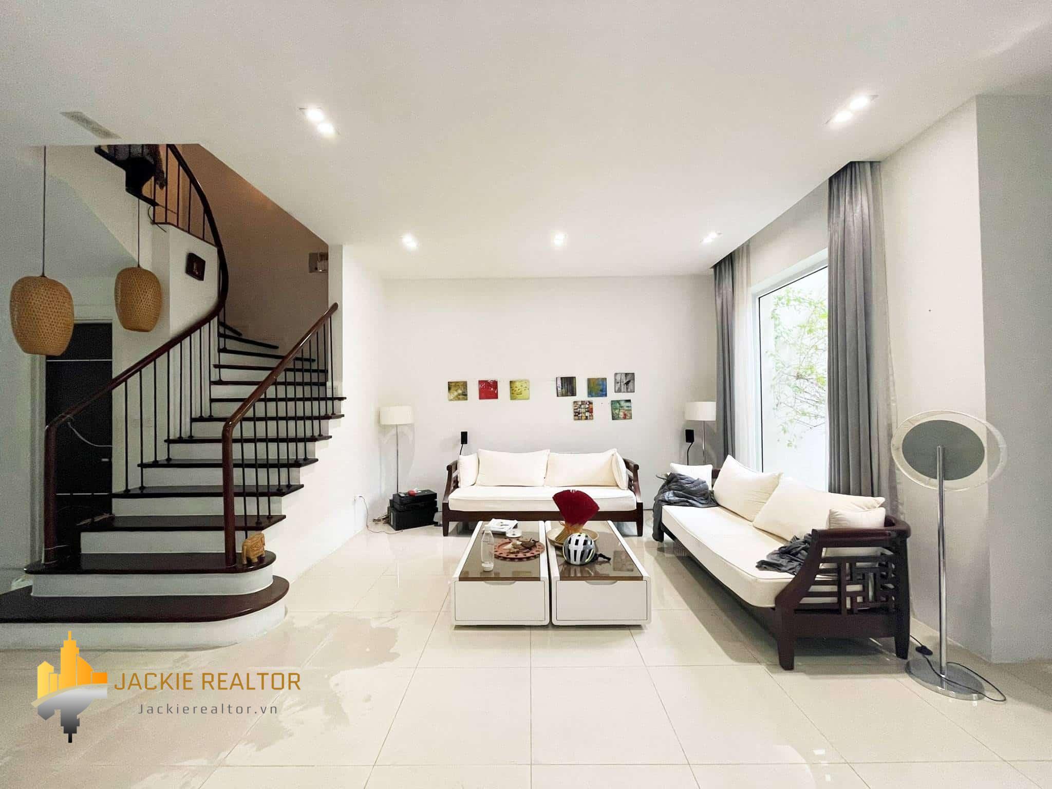 Lovely Japanese-style house in Long Bien for rent (1)