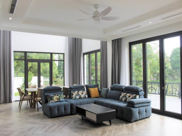 Newish detached villa for for rent in Vinhomes Riverside, Long Bien (1)