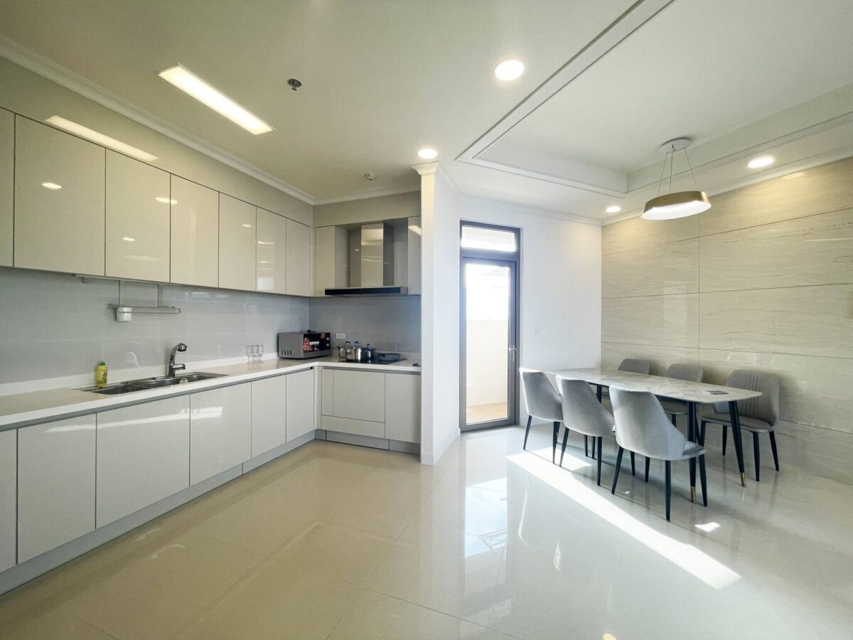 Starlake Hanoi - Beautiful 3-bedroom apartment for rent not to be missed (31)