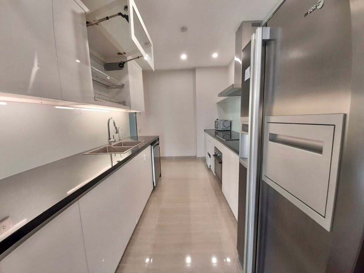 Beautiful 154 sqm apartment to rent in The Link Ciputra (9)