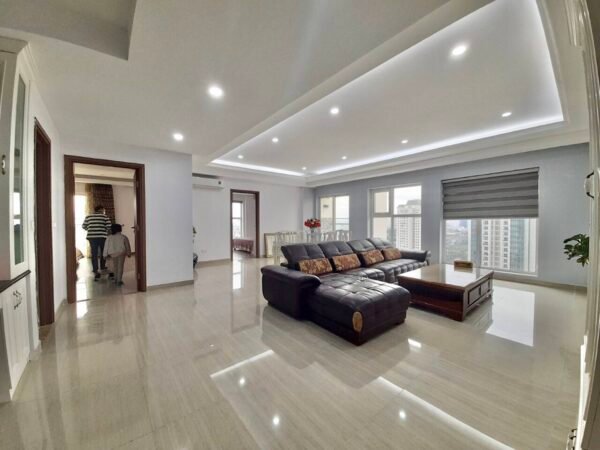 Big 3-bedroom apartment for lease in L3 Ciputra (1)