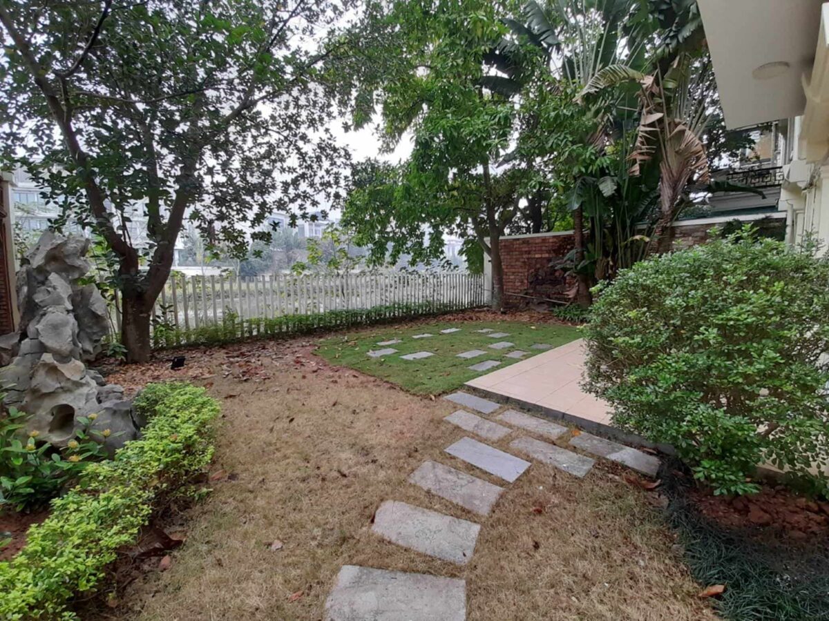 Big unfurnished 5-bedroom villa in Ciputra Hanoi for rent (5)