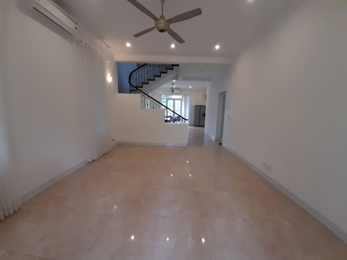 Big unfurnished 5-bedroom villa in Ciputra Hanoi for rent (7)
