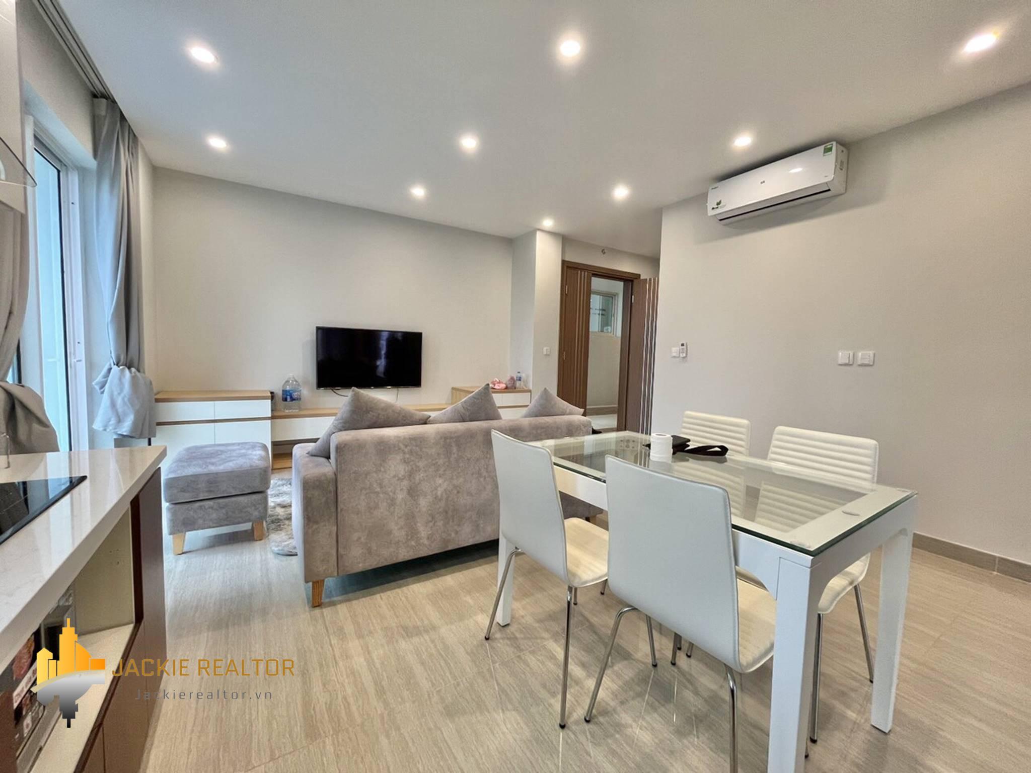 Cheap 2-bedroom apt in Ciputra Hanoi for rent (1)