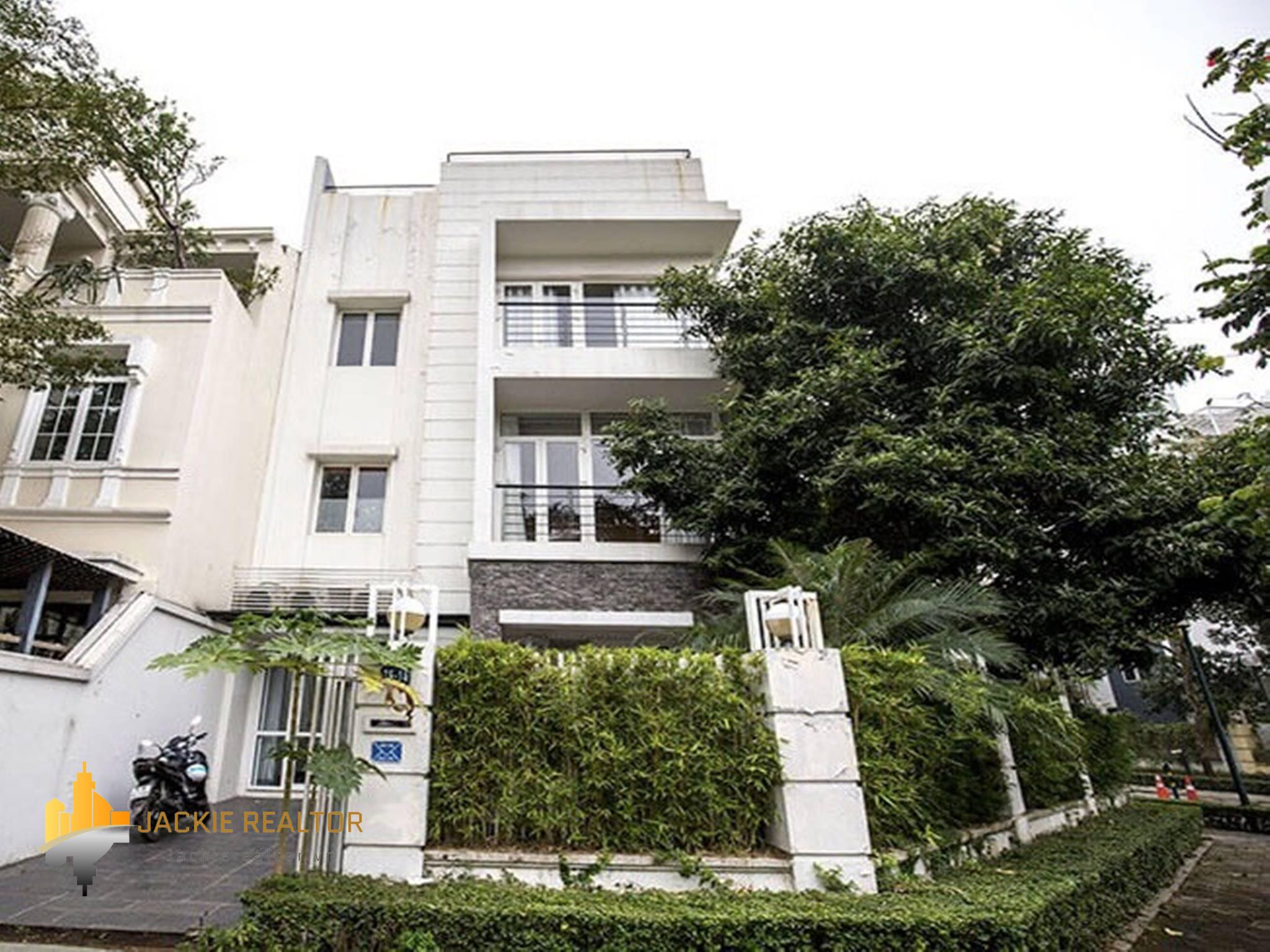 Great 400 m2 garden house in Ciputra Hanoi for rent (1)
