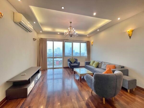 Lovely 3-bedroom apartment for rent in E4 Ciputra Tay Ho (2)