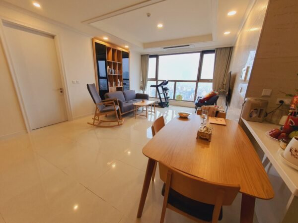 Nice 3-bedroom flat for rent in Starlake apartment (2)