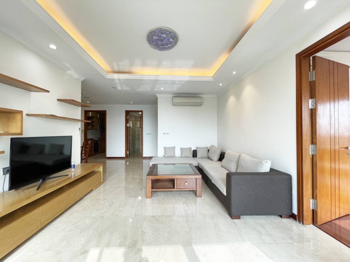 Cozy 153m2 apartment to rent in The Link Ciputra L1 building (1)