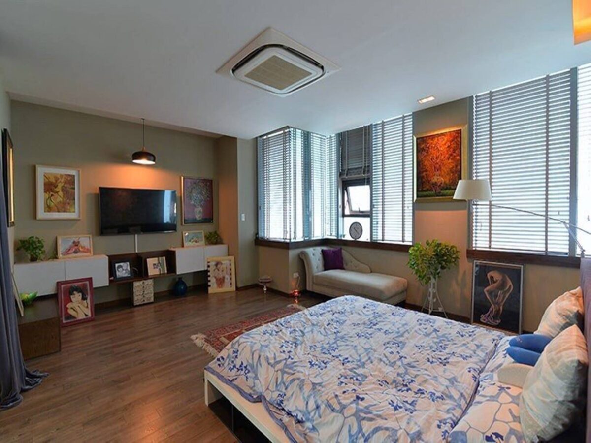 Elegant penthouse for rent in Ciputra Packexim 1 (22)