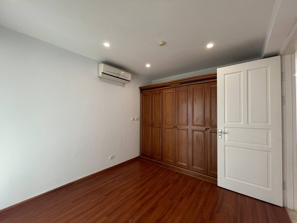 Newly renovated unfurnished apartment for rent in P1 Ciputra (14)