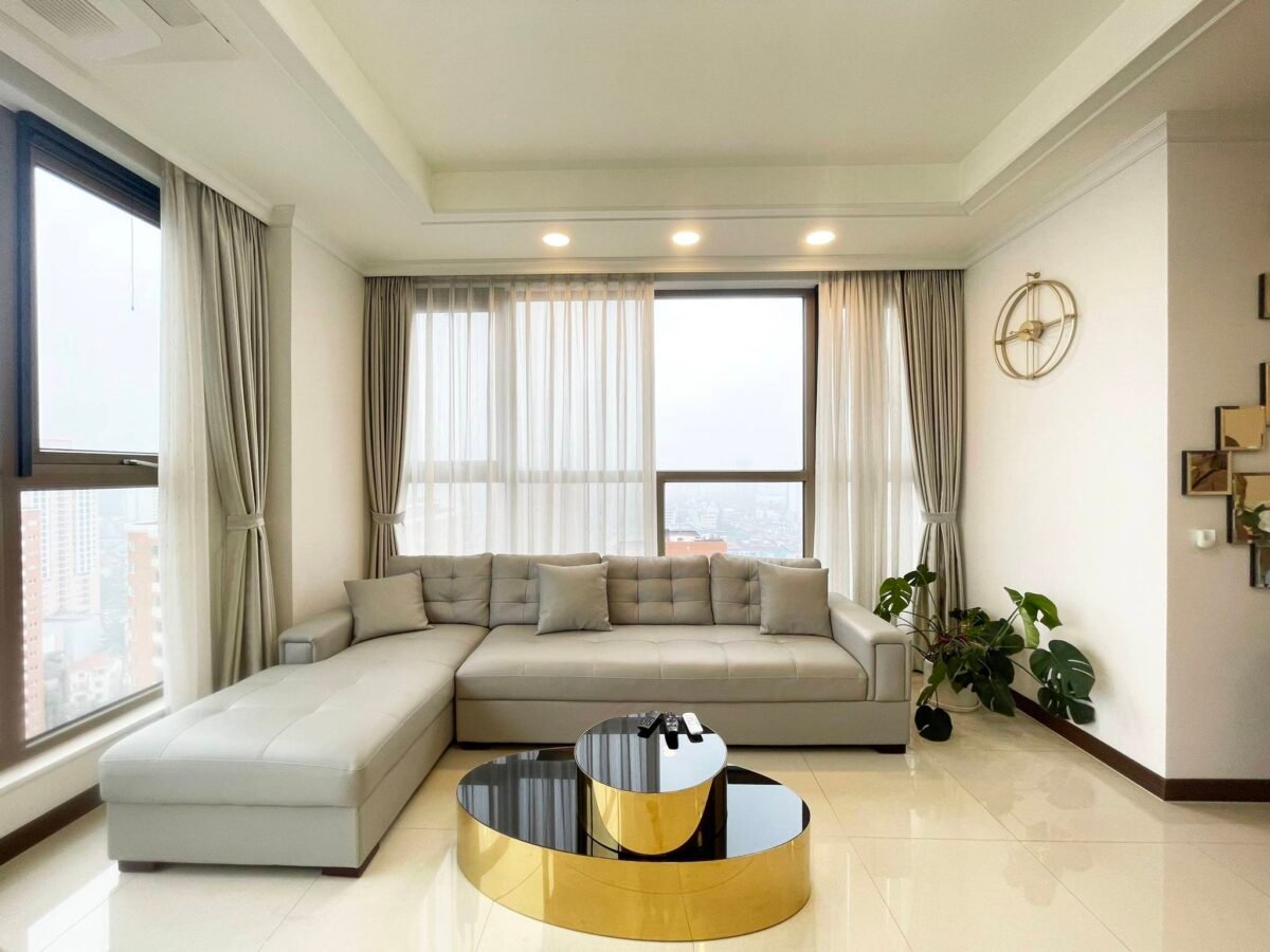 Pretty 3-bedroom apartment for lease in Daewoo Starlake project (1)