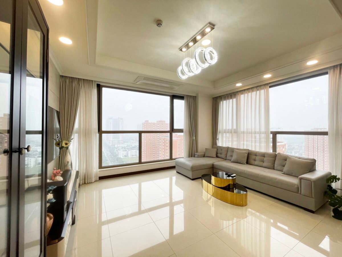 Pretty 3-bedroom apartment for lease in Daewoo Starlake project (2)