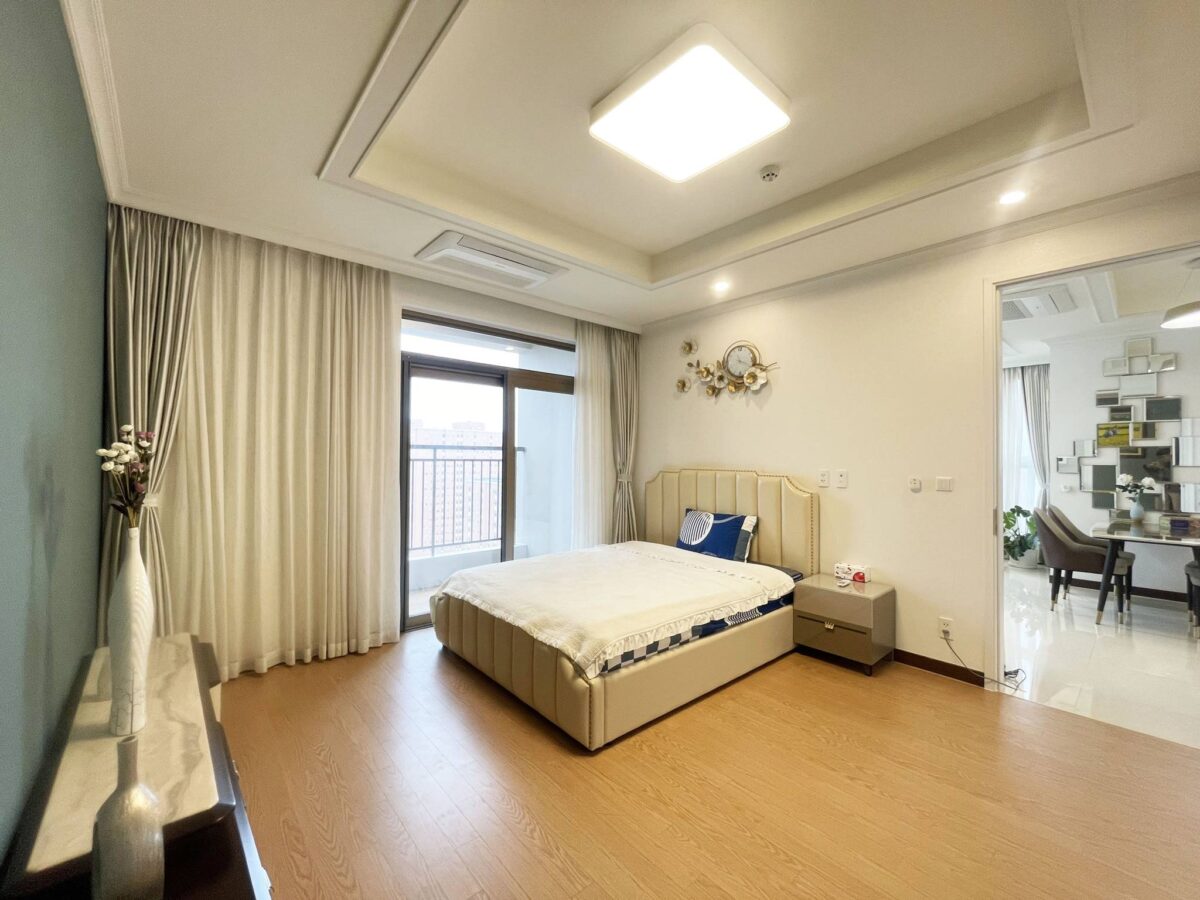 Pretty 3-bedroom apartment for lease in Daewoo Starlake project (7)