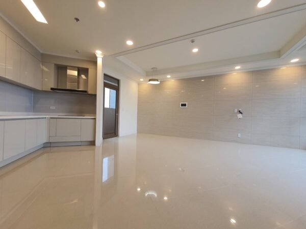 Reasonable unfurnished apartment in Starlake Hanoi for rent (2)