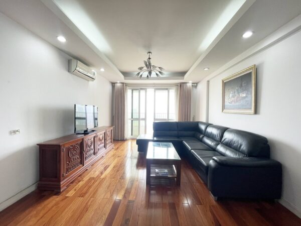 Enormous 182M2 apartment in P2 Ciputra for rent (1)