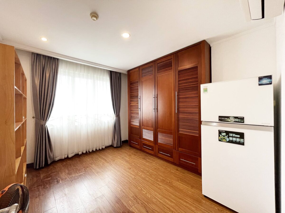 Exquisite 4-bedroom apartment in G2 G3 Ciputra for rent (16)