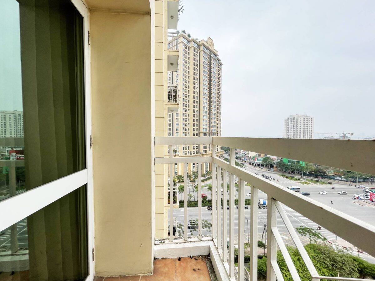 Exquisite 4-bedroom apartment in G2 G3 Ciputra for rent (22)