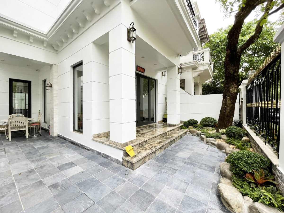 Luxurious Ciputra house for rent close to UNIS Hanoi (1)