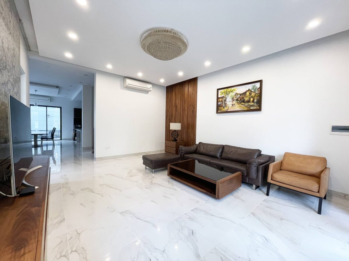 Luxurious Ciputra house for rent close to UNIS Hanoi (8)