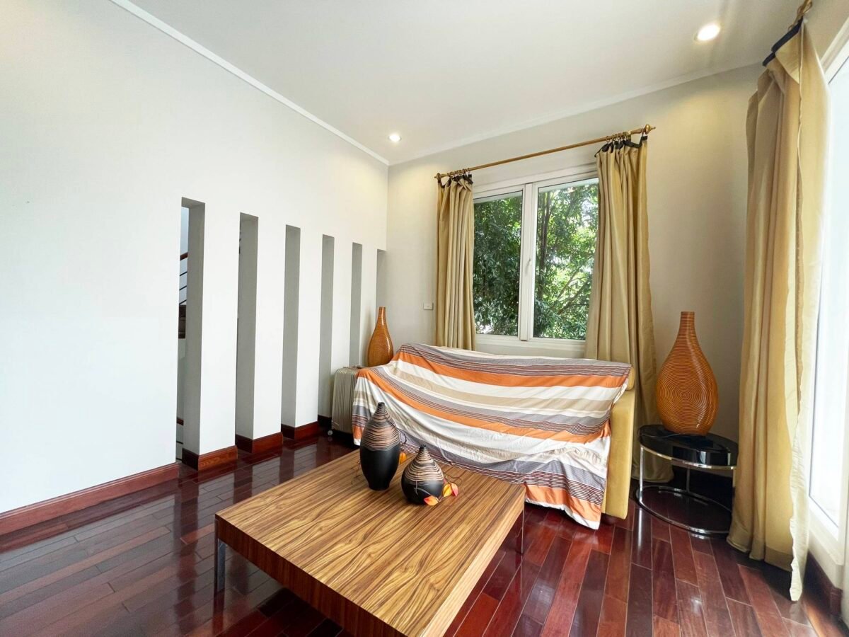 Magnificent corner house for rent in T Ciputra (23)