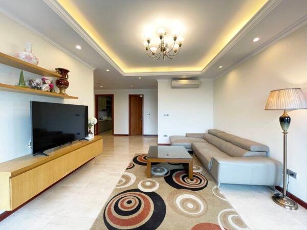 Big 154 sqm flat for rent in apartment L1 Ciputra (1)