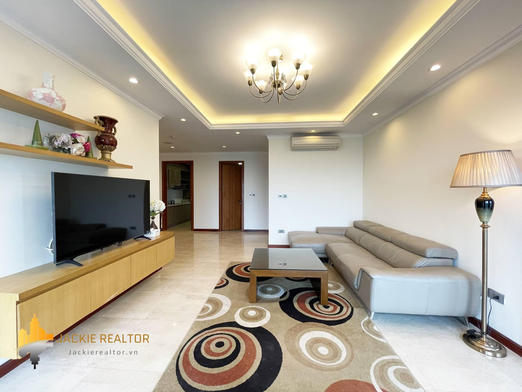 Big 154 sqm flat for rent in apartment L1 Ciputra (1)