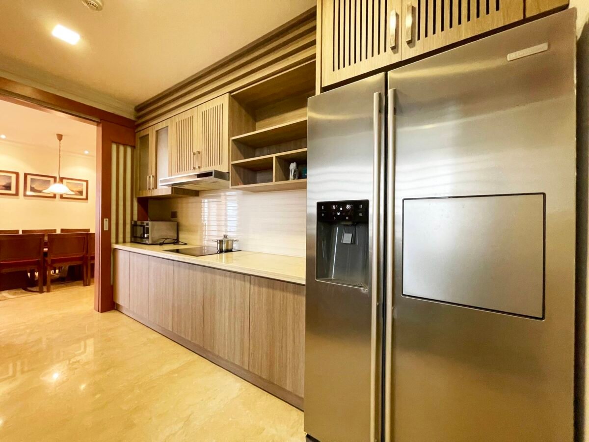 Big 154 sqm flat for rent in apartment L1 Ciputra (16)