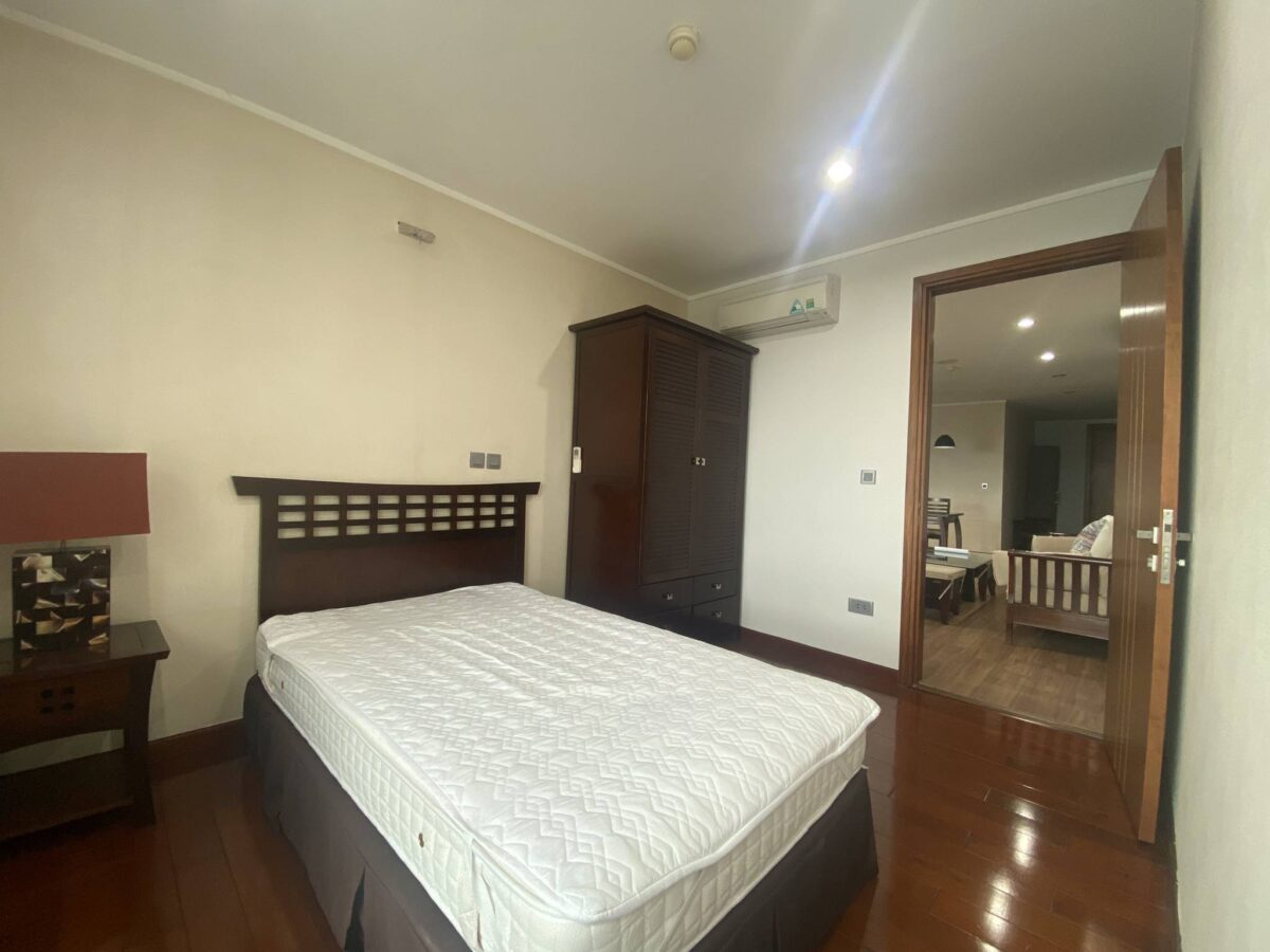 Minimalist wooden furniture apartment for rent in L1 Ciputra (6)