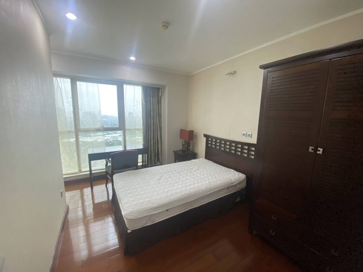 Minimalist wooden furniture apartment for rent in L1 Ciputra (7)