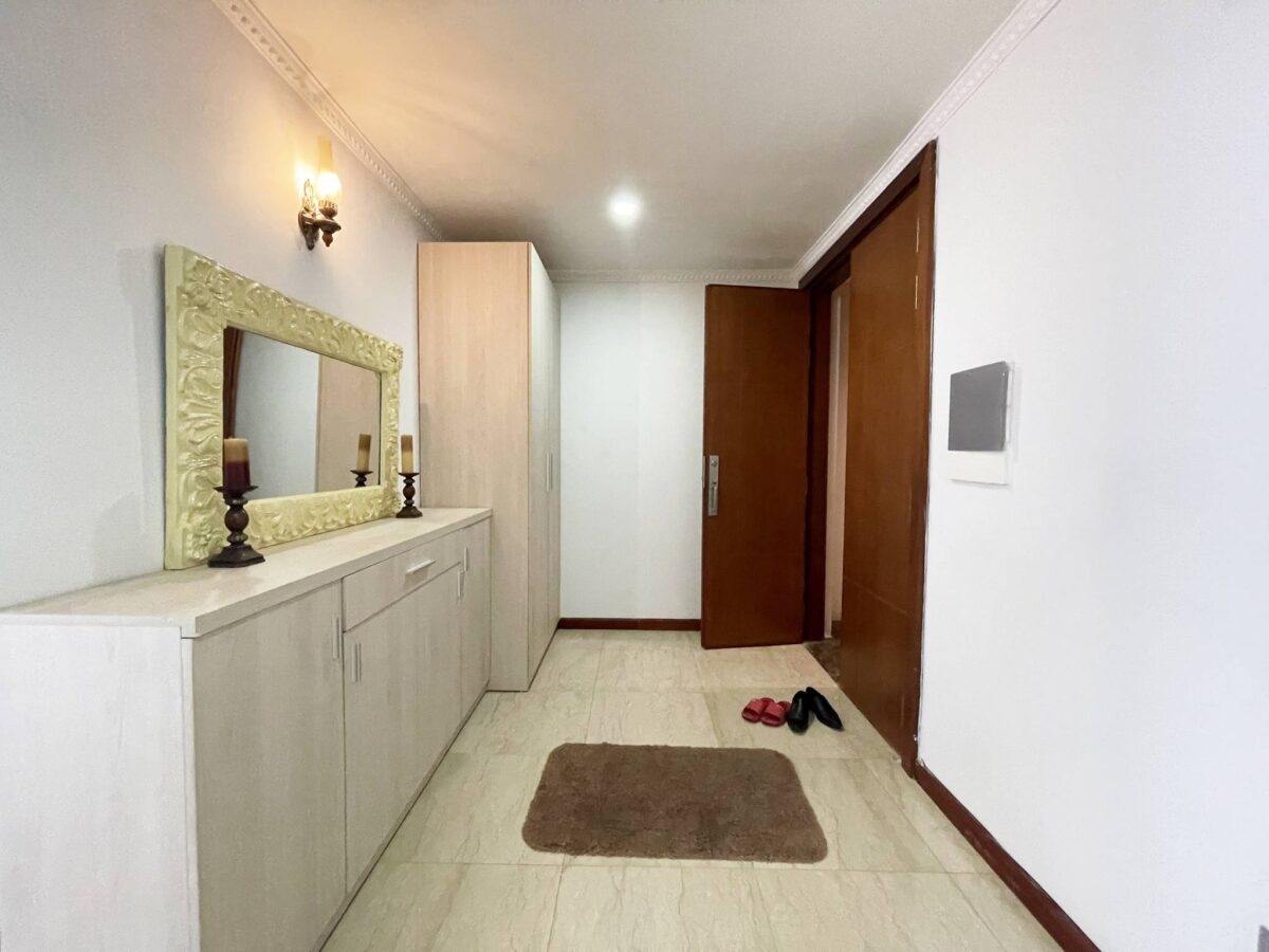 Nice green-view apartment in L2 Ciputra for rent (10)