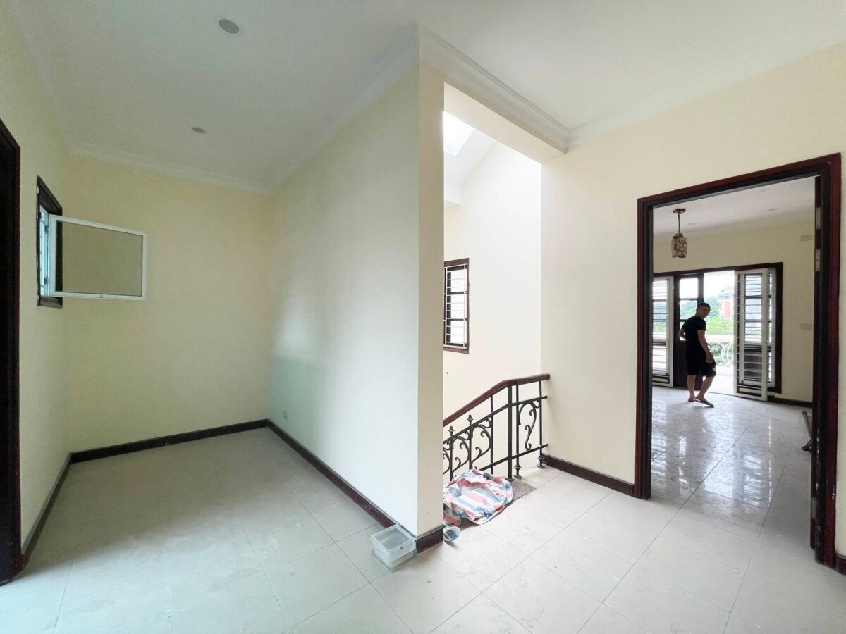 Old French-style villa to rent in D block, Ciputra Hanoi (20)