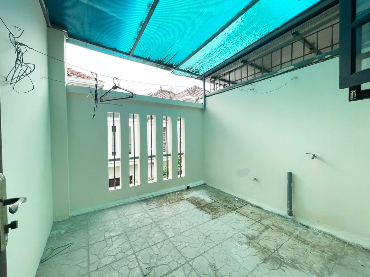 Old French-style villa to rent in D block, Ciputra Hanoi (26)