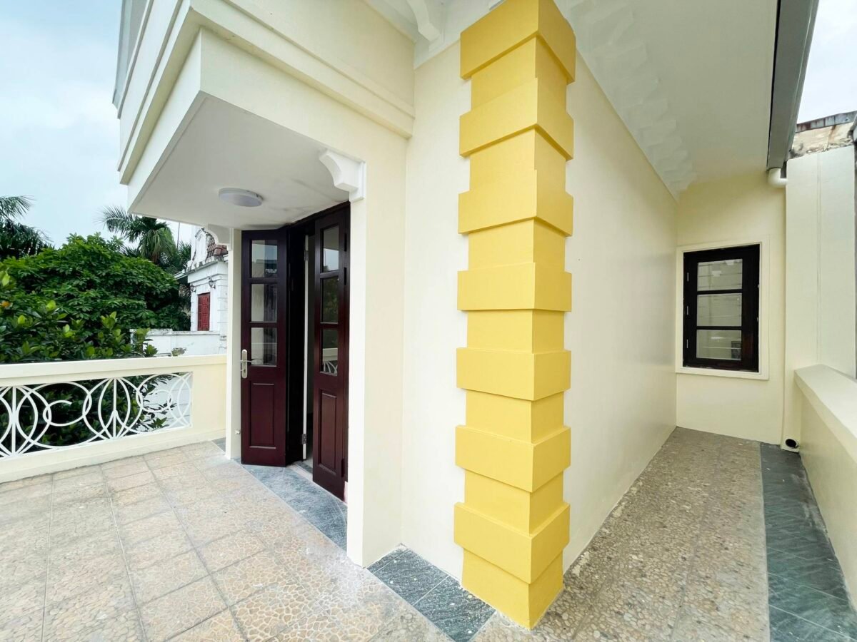 Old French-style villa to rent in D block, Ciputra Hanoi (28)