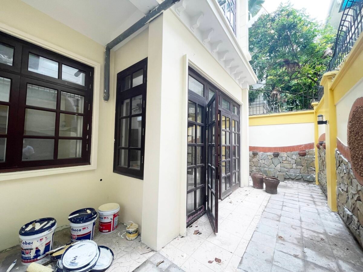 Old French-style villa to rent in D block, Ciputra Hanoi (31)