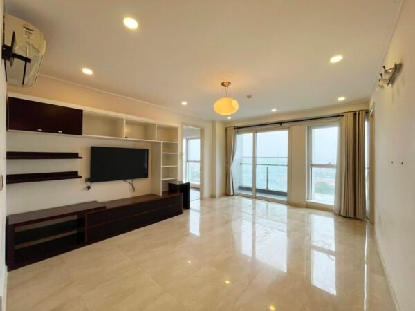 Rent out a big partly furnished apartment in Ciputra (1)