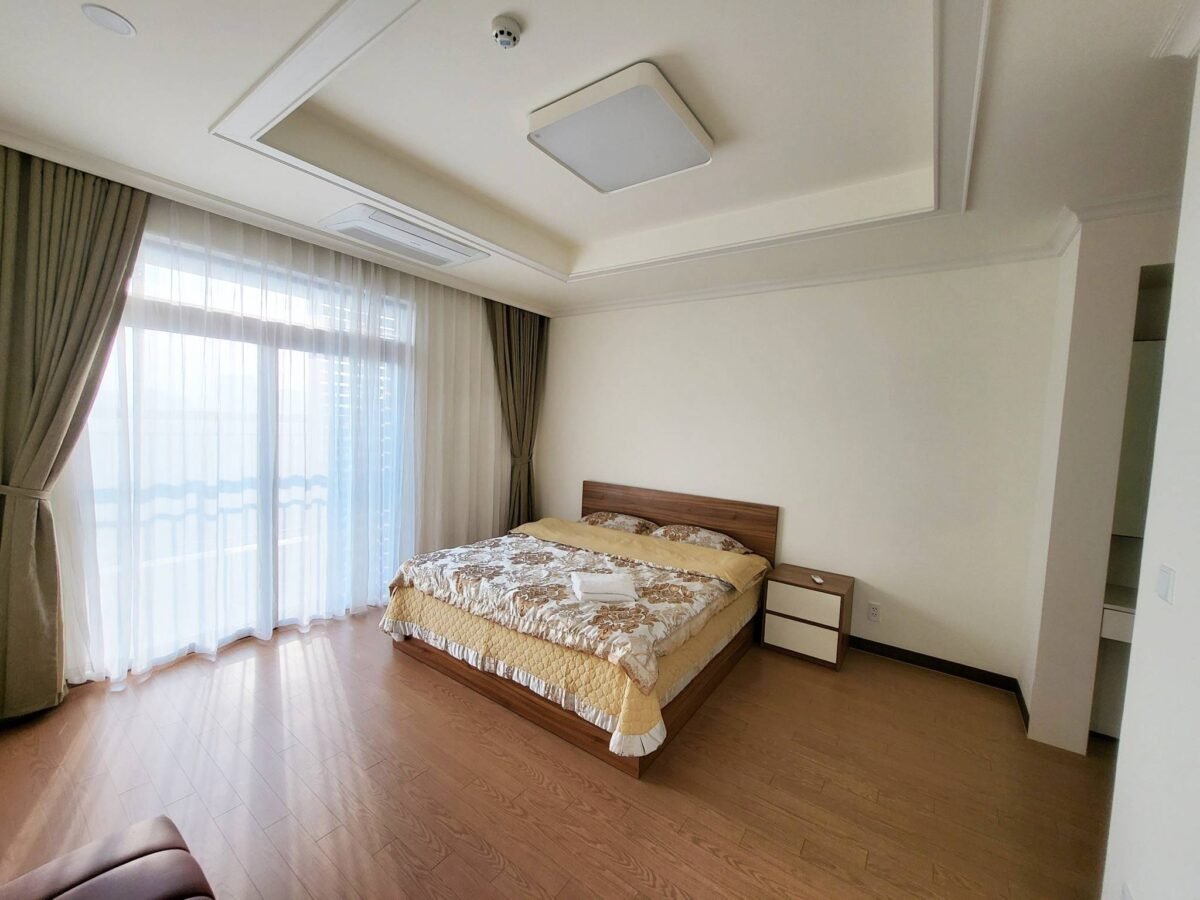 Elegant 3BRs apartment for rent in 901B building, Starlake Hanoi (5)