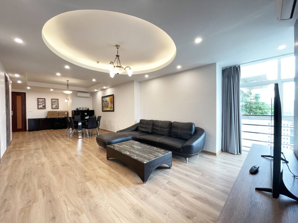 Unbelievably beautiful apartment for rent in E4 Ciputra (4)