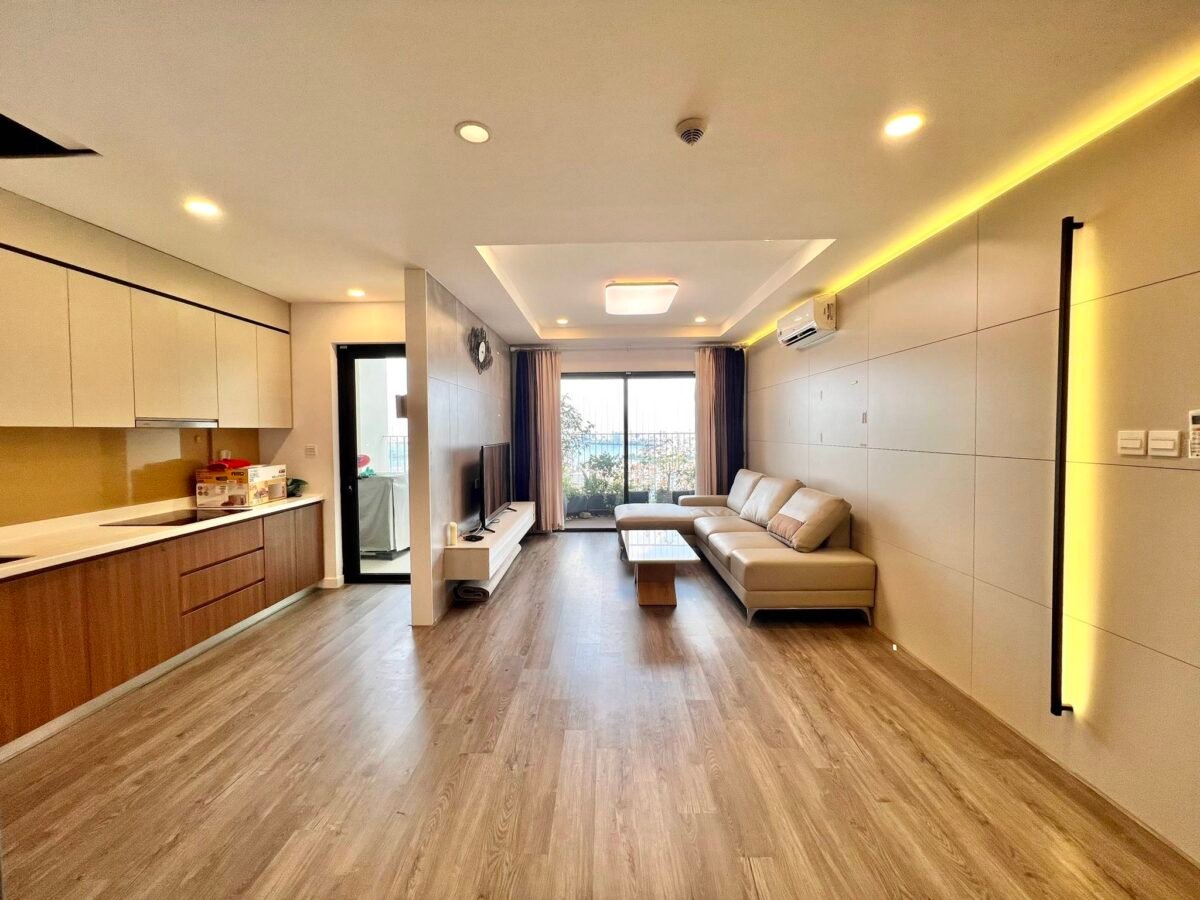 Amazing lake-view 3BRs apartment in Kosmo Tay Ho for rent (3)