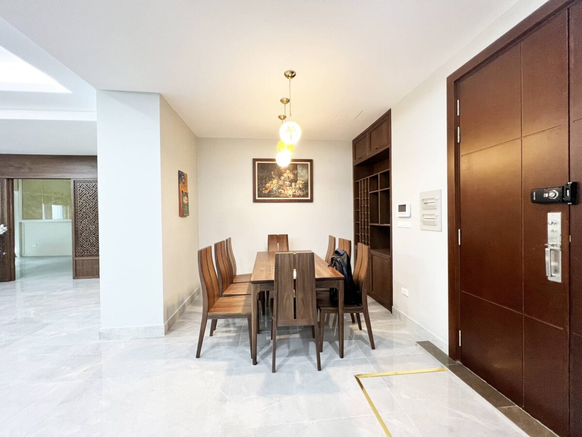 Awesome 4- bedroom apartment in The Link Ciputra for rent (6)