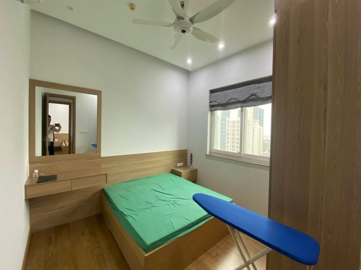 Big 3 bedrooms in Ciputra for rent (13)
