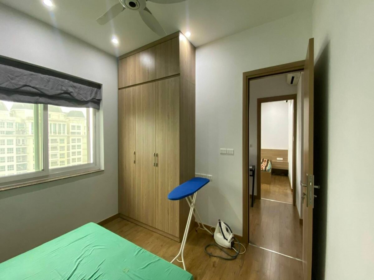 Big 3 bedrooms in Ciputra for rent (14)