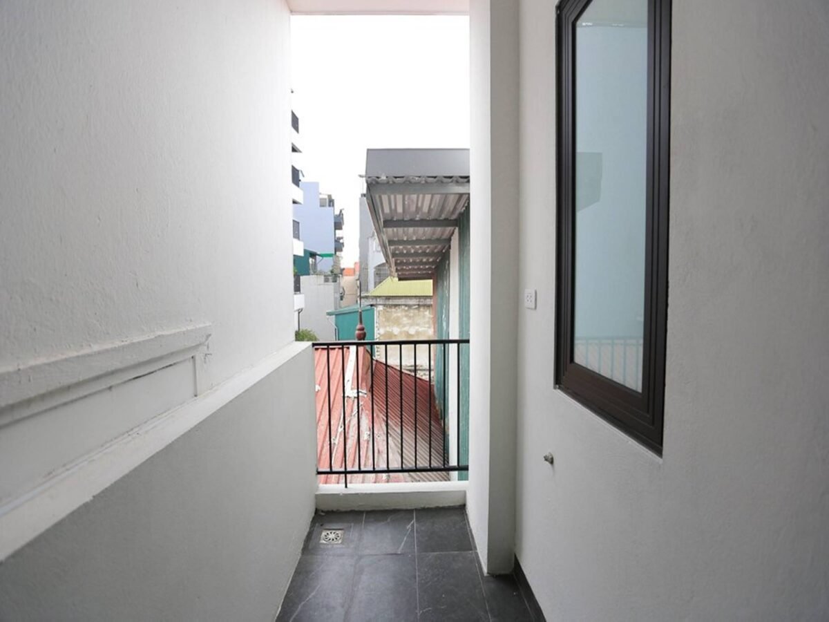 Cozy 2BRs serviced apartment for rent in 399 Au Co (22)