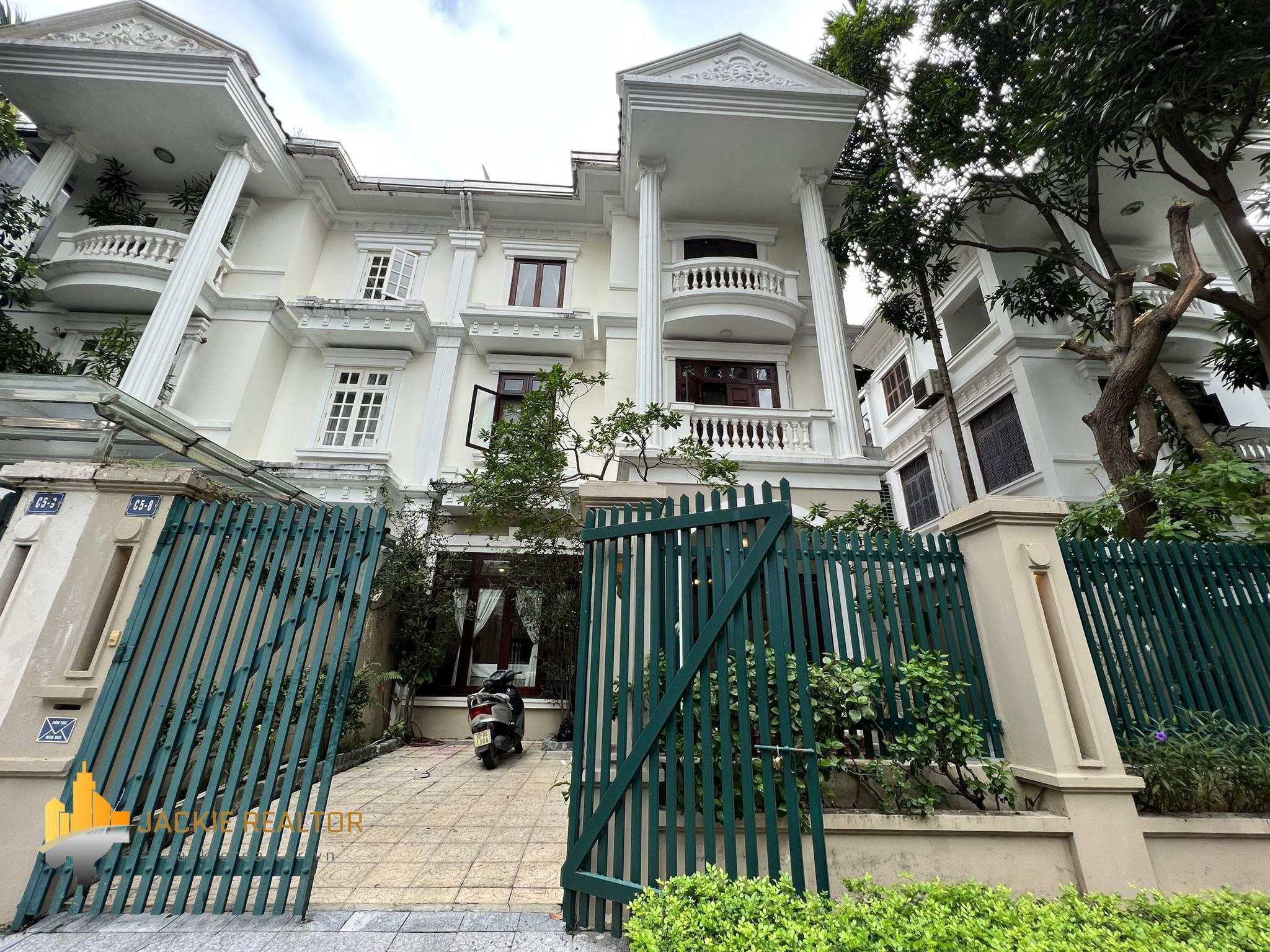 Nice rustic 5-bedroom villa for rent in C5 Ciputra (1)