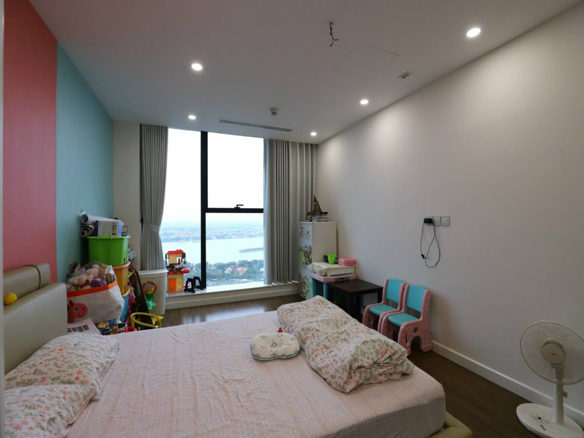 River-view duplex apartment in S2 Sunshine City for rent (5)